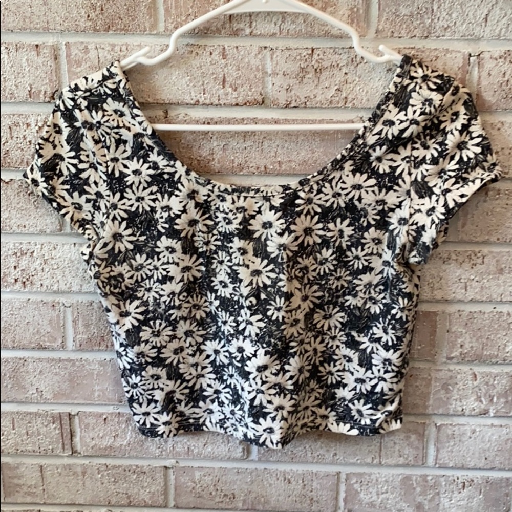 Mossimo daisy crop top